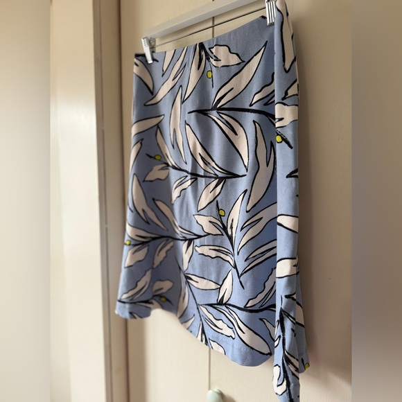 Ann Taylor Light Blue Leaf Print A-Line Skirt Size 0 - Picture 3 of 5